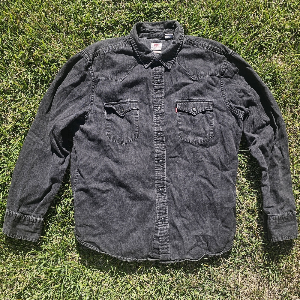 Levi's Charcoal Button-Up Shirt